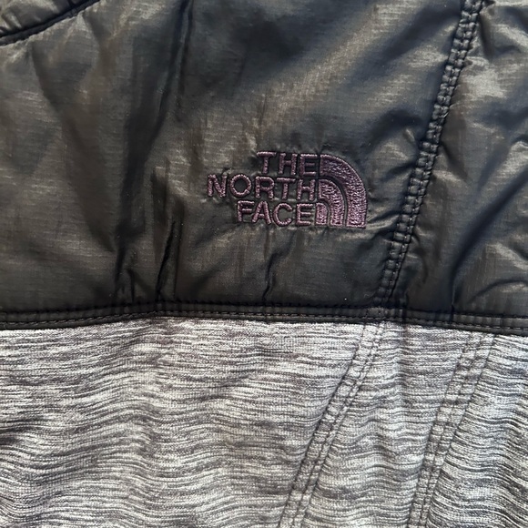 The North Face Black & Gray Heather Athletic Vest with Pockets. Size S - Picture 3 of 11